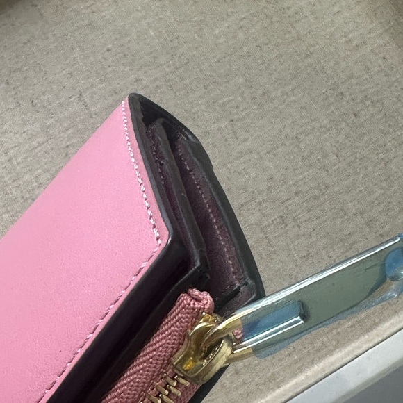 Burberry New with Tags L-Zipper Pink Leather Wallet - Picture 5 of 6